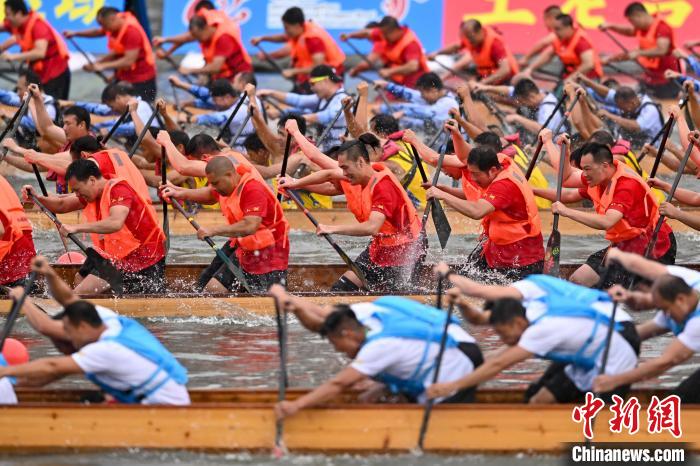 广东端午龙舟竞渡“房东争霸赛”出圈