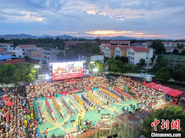 江西“村BA”在“共和国体育发祥地”瑞金开赛