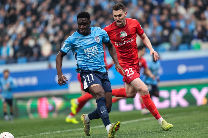 大连英博主场逆转河南队 获得联赛四连胜