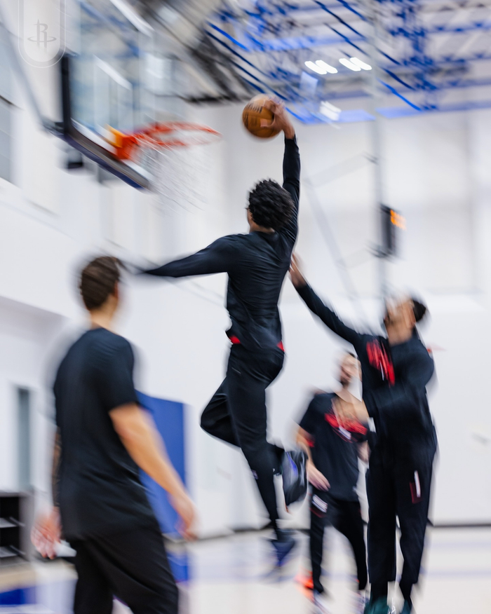 火箭客场训练备战湖人 球员状态火热引期待