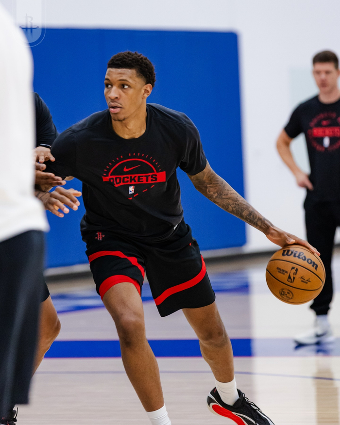 火箭客场训练备战湖人 球员状态火热引期待